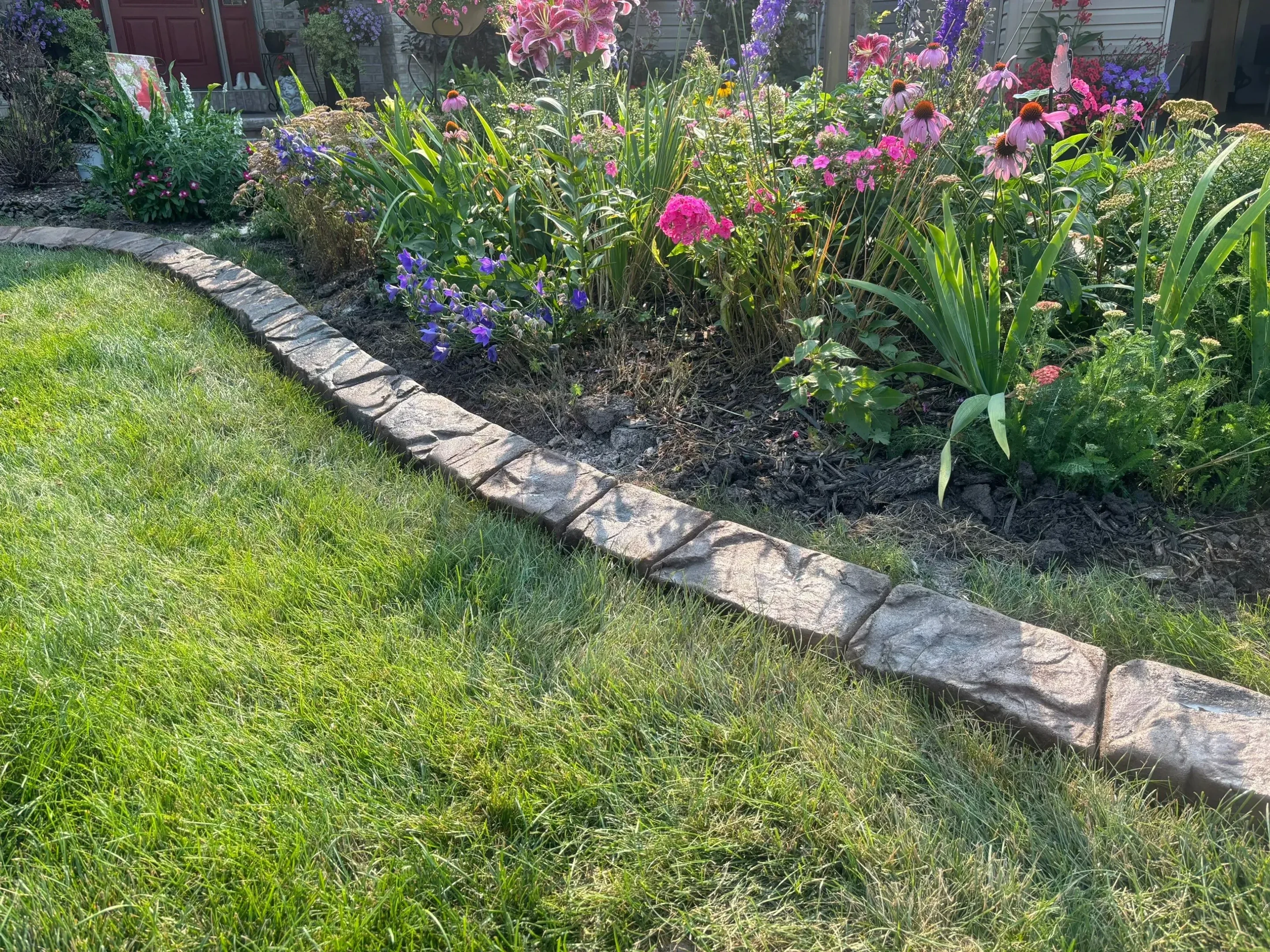 Professional landscape curbing