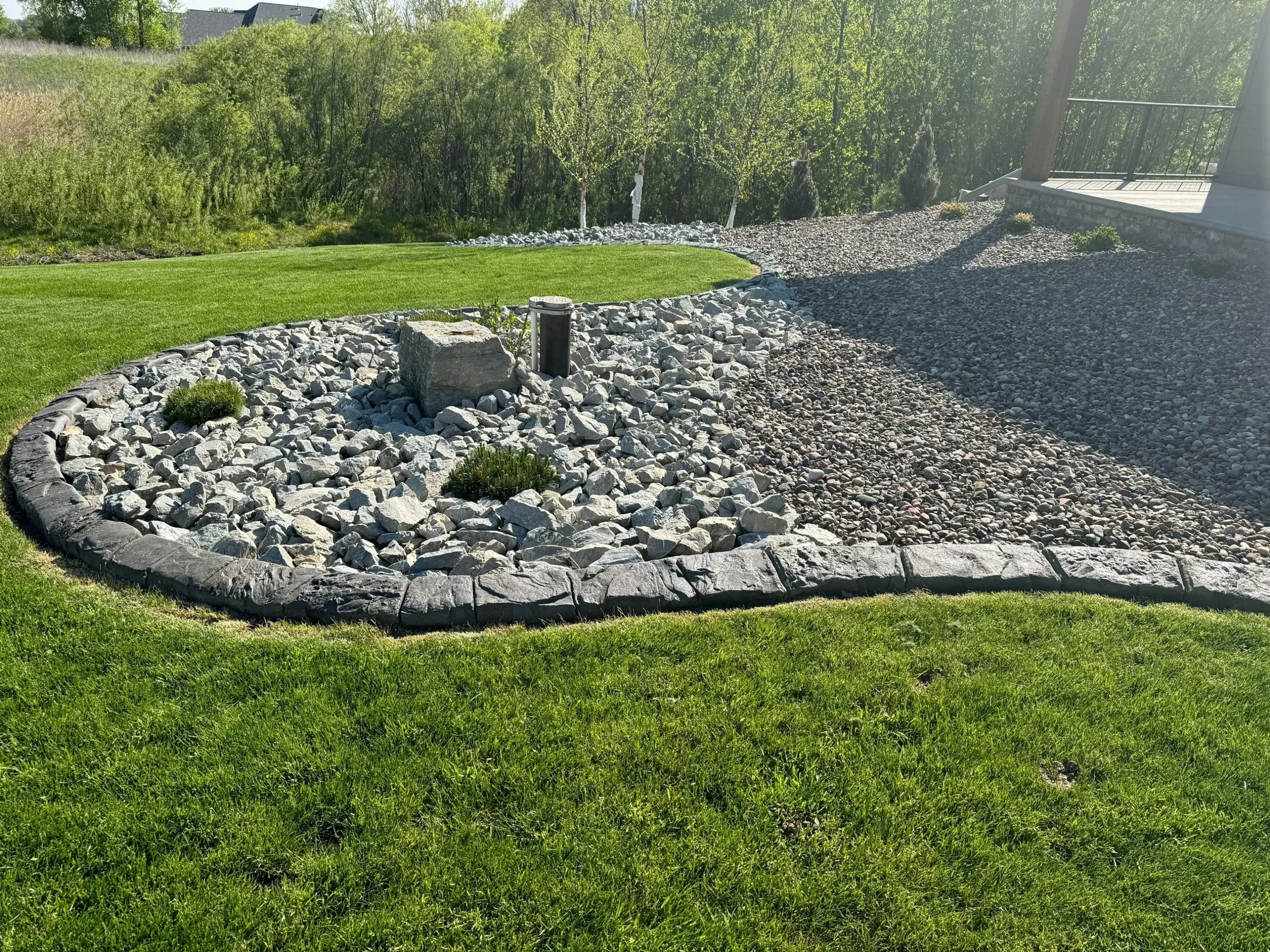 Professional landscape curbing in a Acworth, GA neighborhood