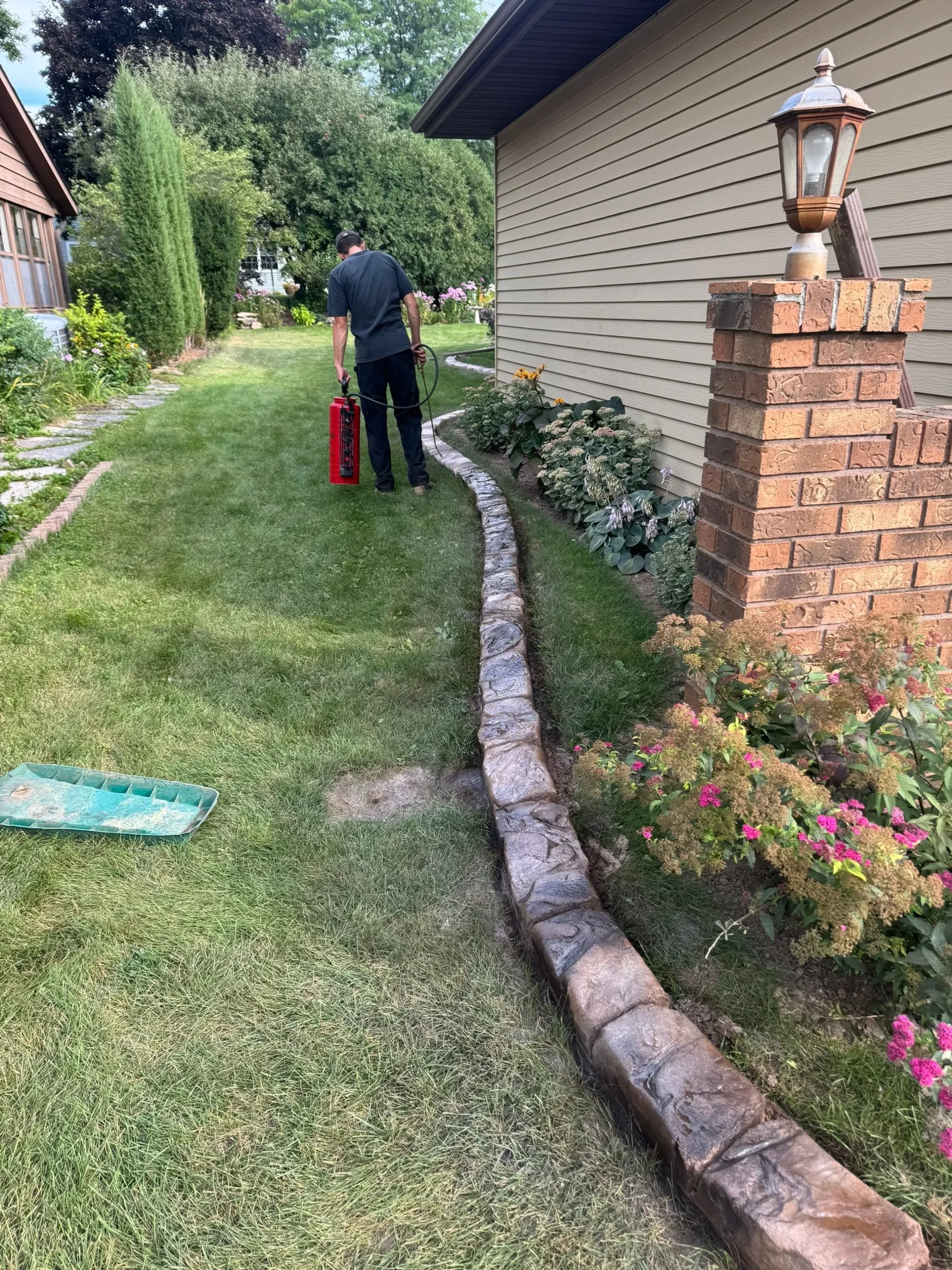 Landscape curbing in Acworth neighborhood